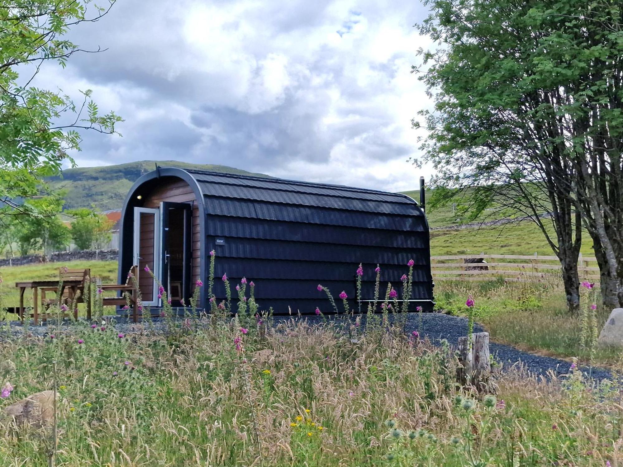 Gorse Gorgeous Glamping Hideaway Apartment Dundonnell ภายนอก รูปภาพ